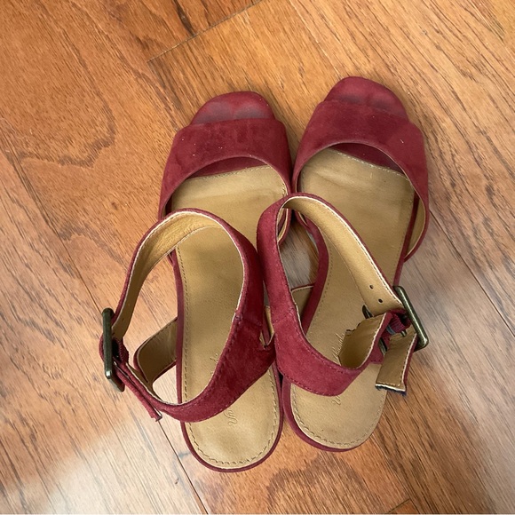 Universal Thread Red Suede Open Toe Block Heel Ankle Strap Size 8 - Picture 7 of 7